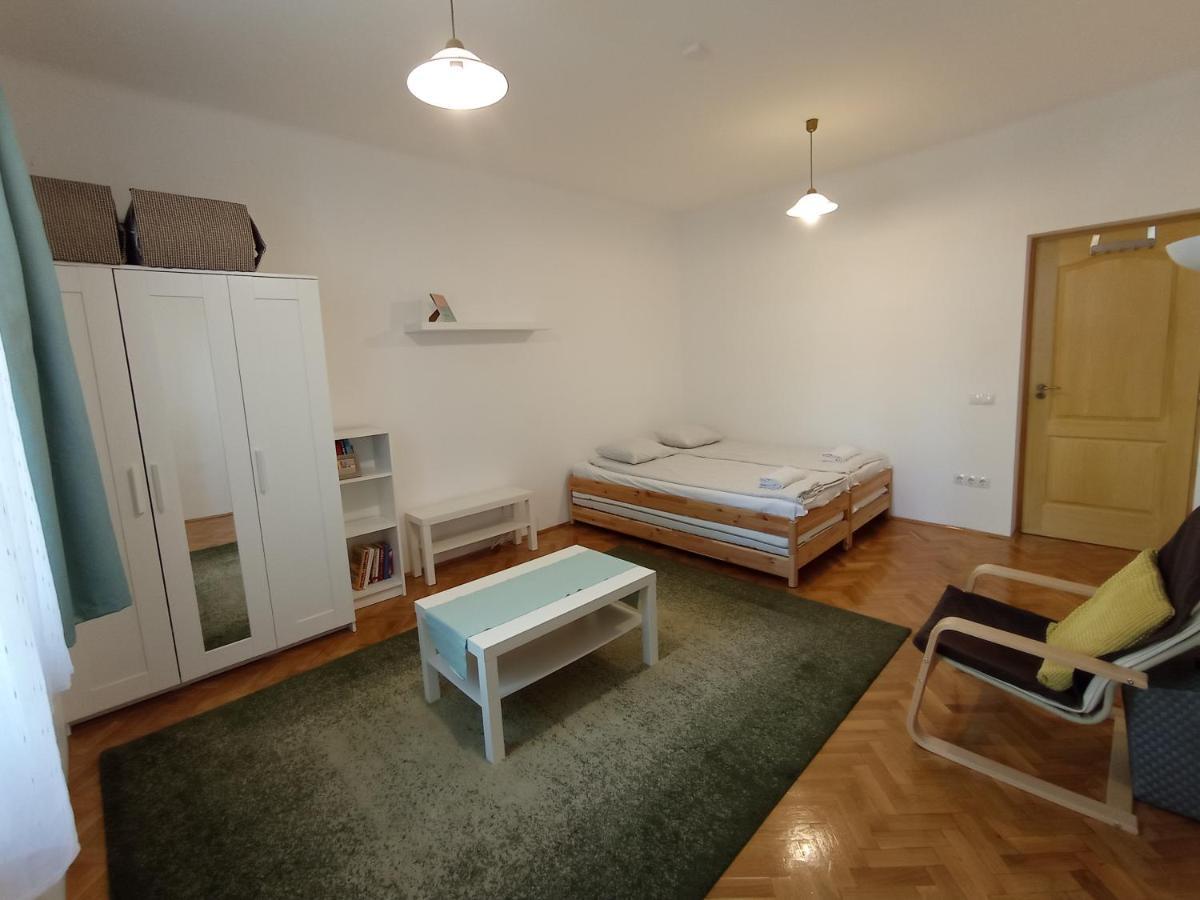 Gizella Apartman Eger Exterior photo